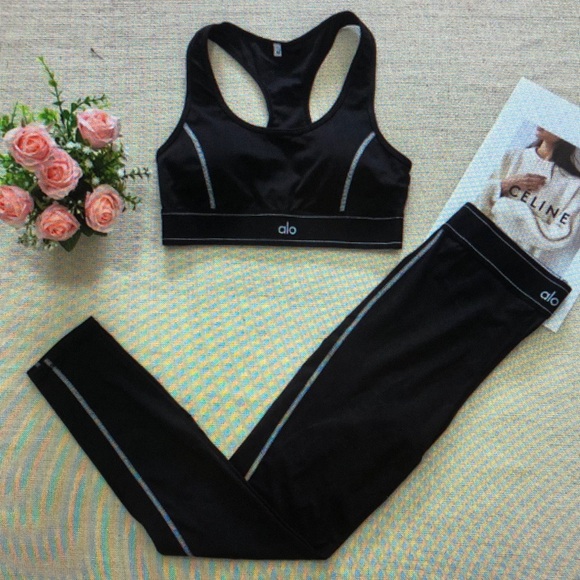 ALO Yoga Black Sports Bra and Leggings Set - Picture 1 of 3